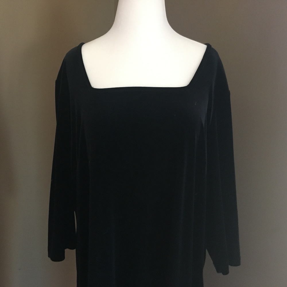 Ankle/Floor-Length Velvet-Like Black Gown (NWT)